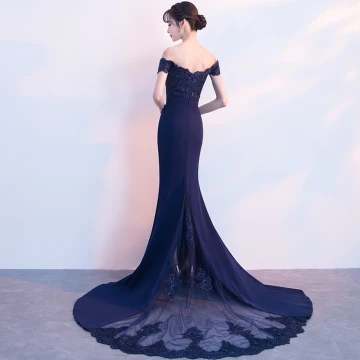 Encantador Marino Oscuro Vestidos De Noche 2018 Trumpet Mermaid Fuera Del Hombro Manga Corta Apliques Con Encaje Rebordear Chapel Train Sin Espalda Vestidos Formales