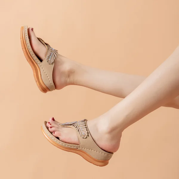 Bohemia Beige Beach Casual Rhinestone Slipper & Flip flops 2021 Open / Peep Toe Flat Womens Sandals