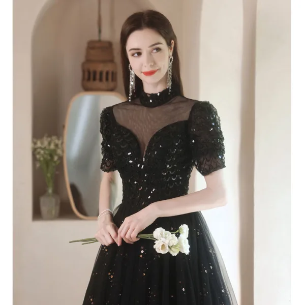 Charmant Noire Perlage Paillettes Robe De Bal 2021 Princesse Col Haut Manches Courtes Dos Nu Longue Robe De Ceremonie
