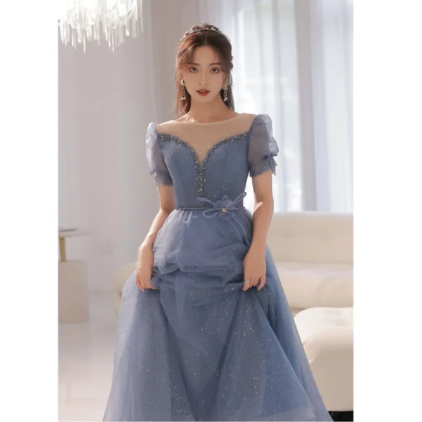 Charmant Bleu Ciel Glitter Faux Diamant Paillettes Robe De Bal 2022 Princesse Encolure Dégagée Manches Courtes Dos Nu Ceinture Longue Robe De Ceremonie