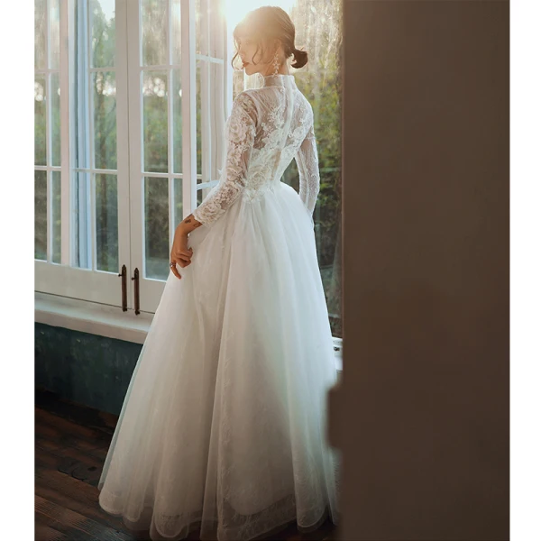 Vintage / Retro Ivory Lace Flower Pearl Wedding Dresses 2022 A-Line / Princess High Neck Long Sleeve Floor-Length / Long Wedding