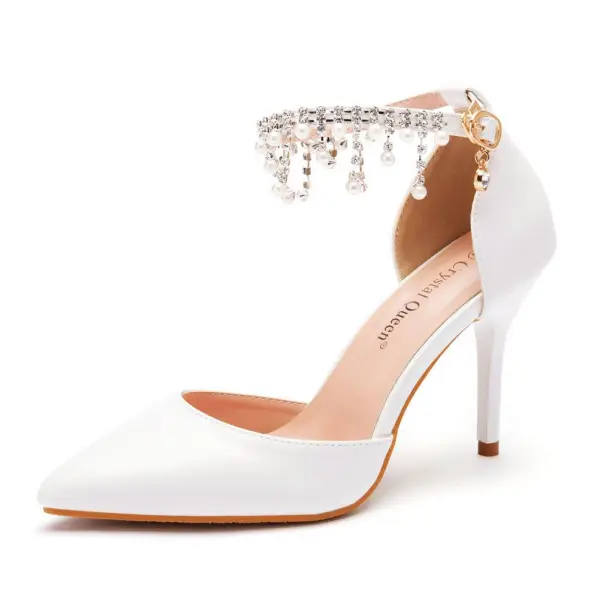 Charmant Weiß Brautschuhe 2021 Perle Strass Knöchelriemen 9 cm Stilettos Spitzschuh Hochzeit Sandaletten Hochhackige