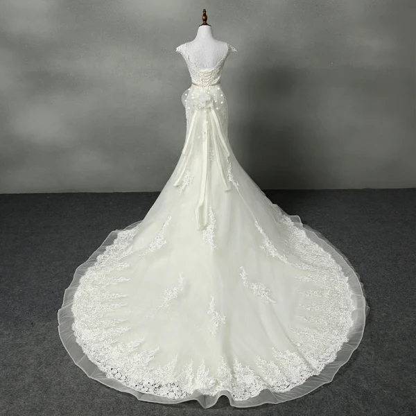 Schöne Mermaid Brautkleider 2017 V-Ausschnitt Applikationen Perlenstickerei Strass Schleife Stoffgürtel Rückenfreies Spitze Organza Ivory / Creme Kapelle-Schleppe