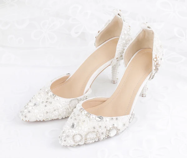 Charmant Ivory / Creme Perle Strass Brautschuhe 2021 Knöchelriemen 8 cm Stilettos Spitzschuh Hochzeit High Heels