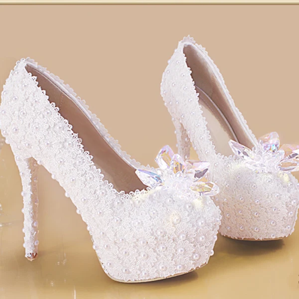 Charming Ivory Crystal Wedding Shoes 2021 Pearl Rhinestone Lace Flower 10 cm Stiletto Heels Pointed Toe Wedding Pumps