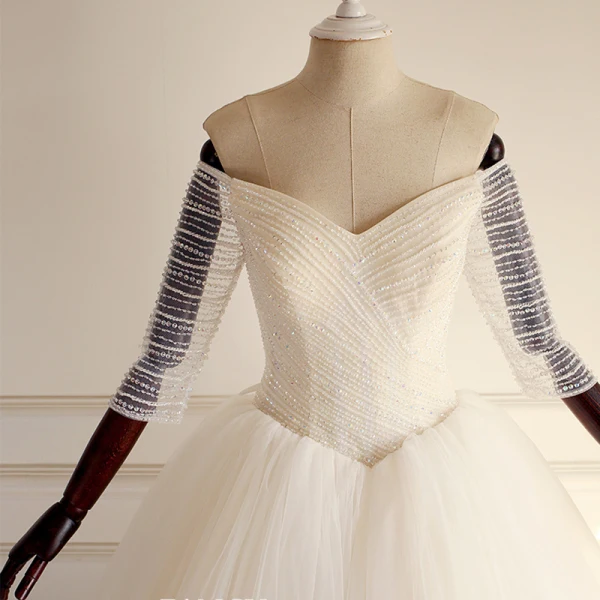 Élégant Champagne Volants Gonflée Robe De Mariée 2018 Robe Boule Fait main Perlage Paillettes Cristal De l'épaule Dos Nu 3/4 Manches Longue Mariage