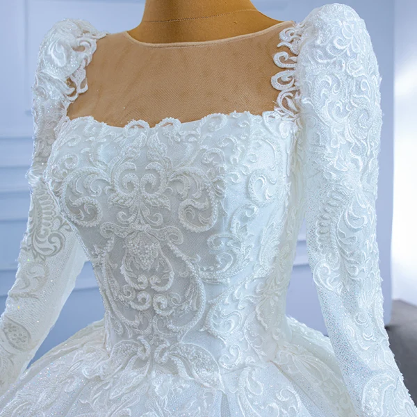 Luxe Ivoire Glitter Robe De Mariée Robe Boule 2021 Encolure Dégagée Perlage En Dentelle Fleur Manches Longues Chapel Train Mariage