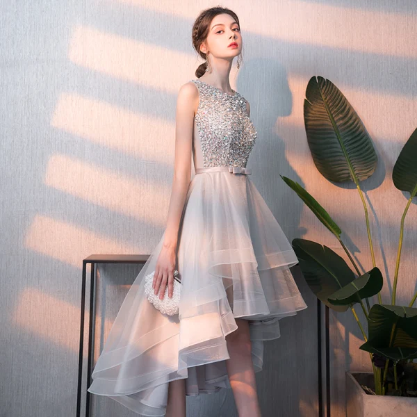 Chic / Belle Argenté Robe De Cocktail 2018 Princesse Perlage Paillettes Noeud Encolure Dégagée Sans Manches Asymétrique Robe De Ceremonie