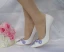 Snygga / Fina Vita Brudskor 2018 Rhinestone 9 cm Stilettklackar Spetsiga Bröllop Pumps