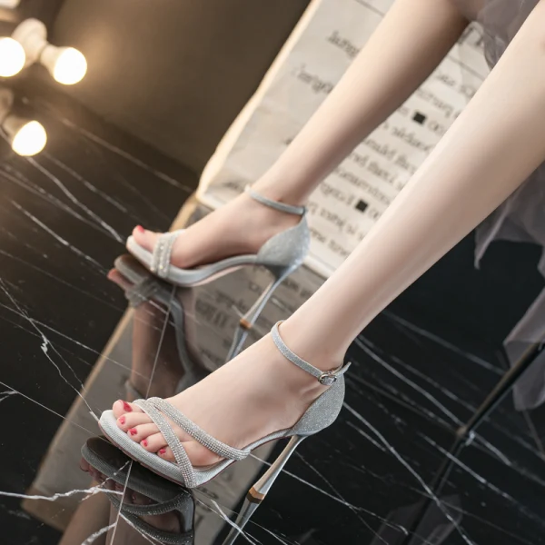 Seksowne Srebrny Wieczorowe Rhinestone Sandały Damskie 2021 Z Paskiem 10 cm Szpilki Peep Toe Sandały Wysokie Obcasy