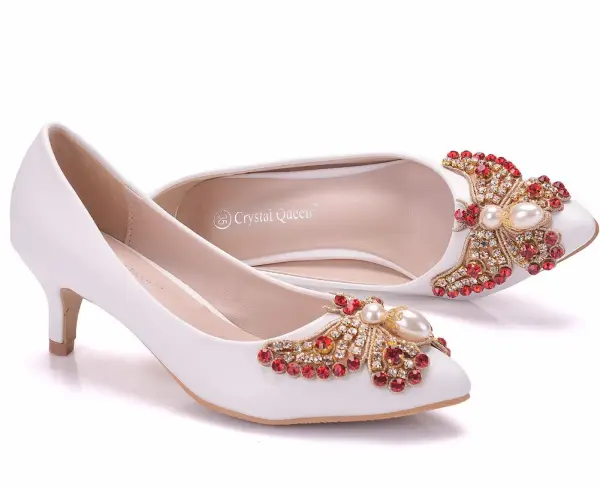 Style Chinois Blanche Chaussure De Mariée 2018 Perlage Papillon Faux Diamant Cristal Perle 5 cm Talons Aiguilles À Bout Pointu Mariage Escarpins