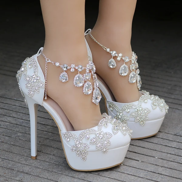 Glittrande Vita Brudskor 2018 Kristall Rhinestone 14 cm Stilettklackar Pande Zote Toe Bröllop Högklackade
