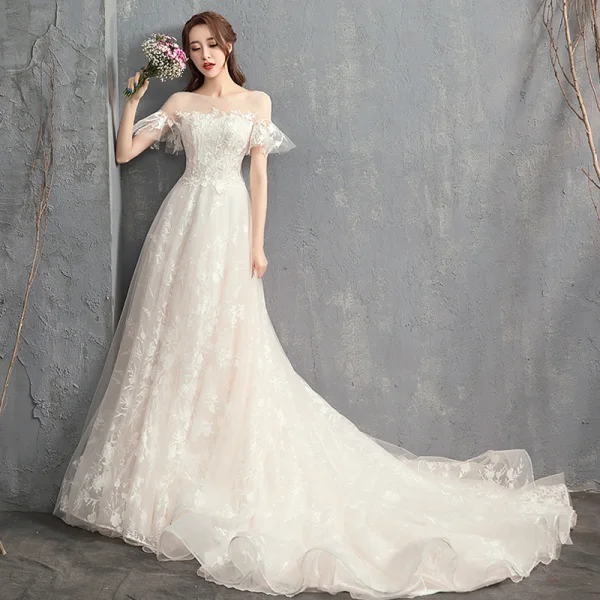 Élégant Champagne Robe De Mariée 2018 Princesse En Dentelle Appliques Encolure Dégagée Dos Nu Manches Courtes Chapel Train Mariage