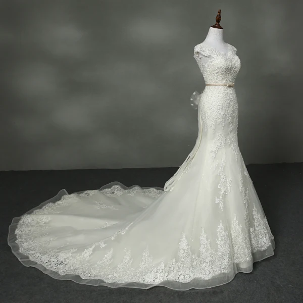 Schöne Mermaid Brautkleider 2017 V-Ausschnitt Applikationen Perlenstickerei Strass Schleife Stoffgürtel Rückenfreies Spitze Organza Ivory / Creme Kapelle-Schleppe