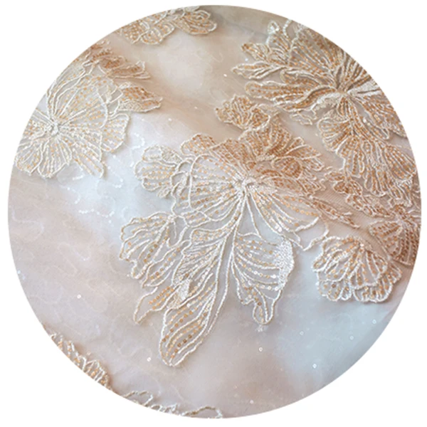 Luxe Champagne Robe De Mariée 2019 Robe Boule Encolure Dégagée En Dentelle Fleur Paillettes 3/4 Manches Royal Train