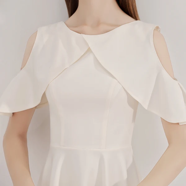 Modest / Simple Champagne Homecoming Graduation Dresses 2019 A-Line / Princess Scoop Neck Short Sleeve Tea-length Formal Dresses