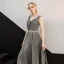 Charmant Silber Abendkleider 2019 A Linie Ärmellos Glanz Polyester Perle Strass Stoffgürtel V-Ausschnitt Rückenfreies Lange Festliche Kleider