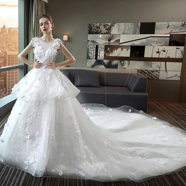 Snygga / Fina Röd Bröllopsklänningar 2019 Balklänning Urringning Spets Blomma Appliqués Rhinestone Ärmlös Halterneck Royal Train