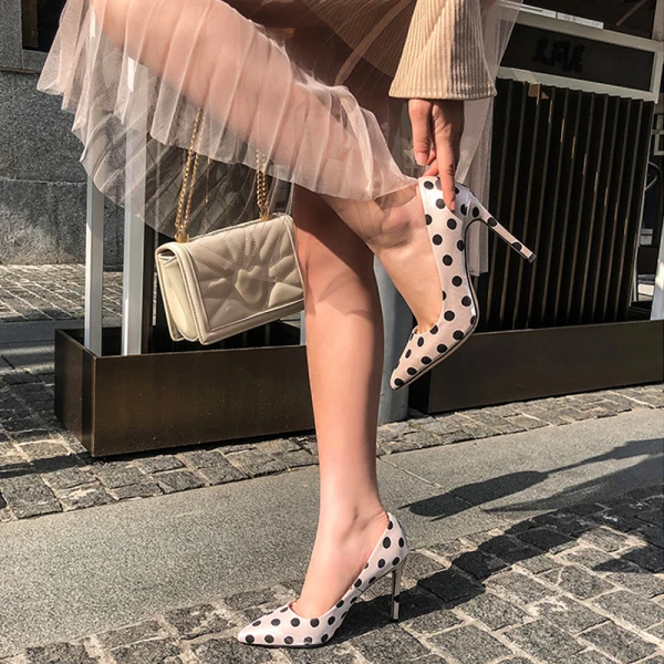 Snygga / Fina Svarta Casual Pumps 2019 Läder Prickig 10 cm Stilettklackar Spetsiga Pumps