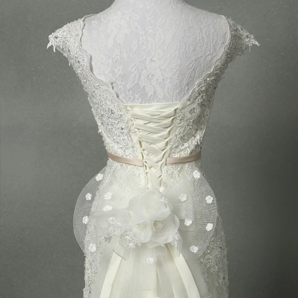 Schöne Mermaid Brautkleider 2017 V-Ausschnitt Applikationen Perlenstickerei Strass Schleife Stoffgürtel Rückenfreies Spitze Organza Ivory / Creme Kapelle-Schleppe