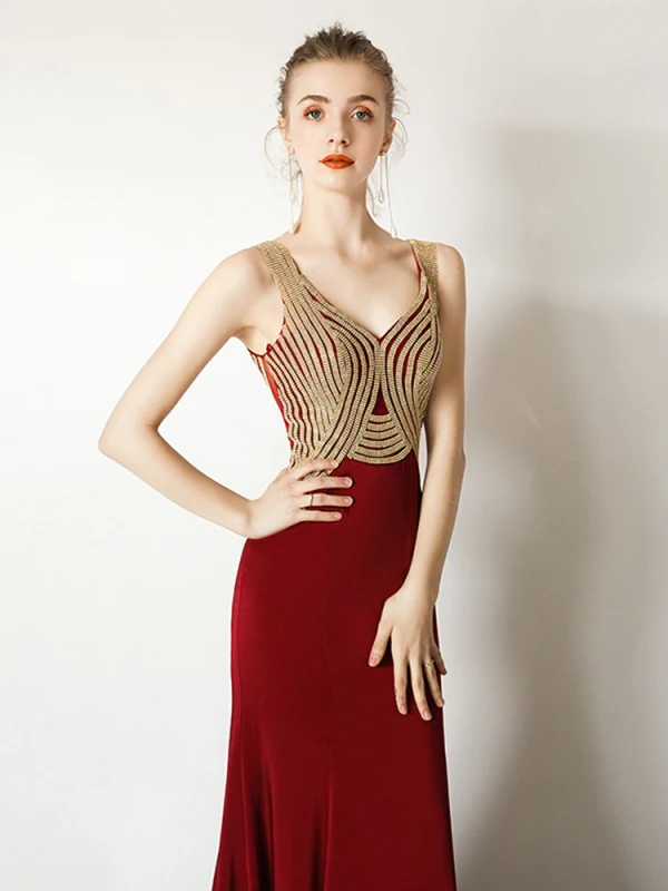 Chic / Beautiful Burgundy Evening Dresses 2019 Trumpet / Mermaid V-Neck Rhinestone Sleeveless Backless Sweep Train Formal Dresses