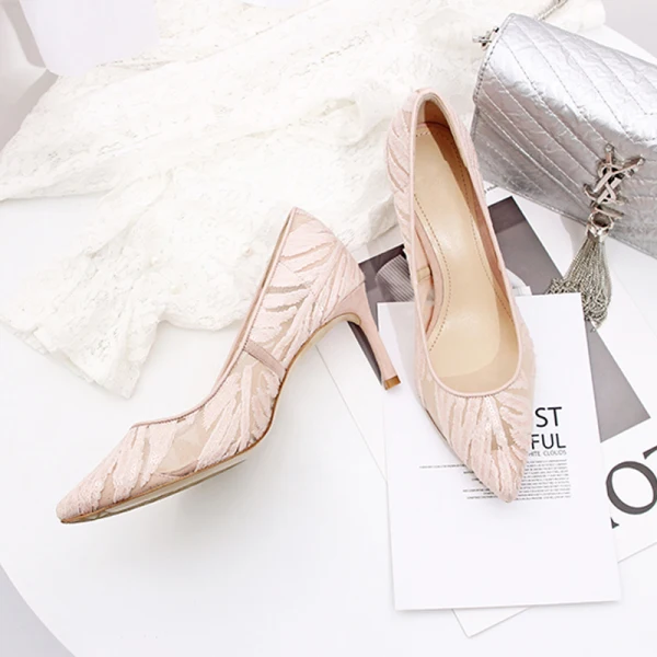 Schöne Rot Brautschuhe 2019 Spitze Pailletten 7 cm Stilettos Spitzschuh Durchbohrt Hochzeit Pumps