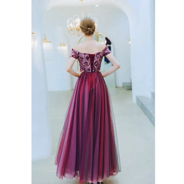 Charmant Bordeaux Robe De Soirée 2019 Princesse De l'épaule Perlage En Dentelle Fleur Appliques Manches Courtes Dos Nu Longue Robe De Ceremonie