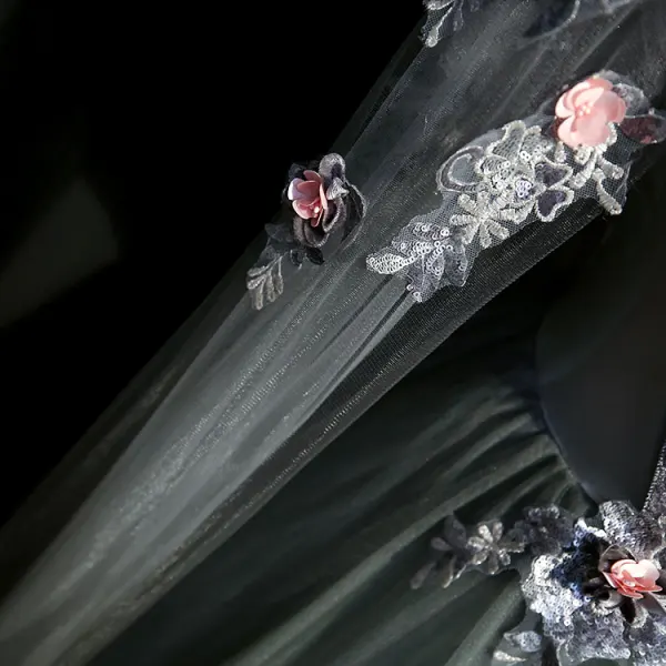 Élégant Gris Robe De Bal 2019 Princesse Encolure Dégagée Paillettes En Dentelle Fleur Manches Longues Dos Nu Longue Robe De Ceremonie
