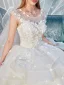 Étourdissant Champagne Robe De Mariée 2019 Princesse Encolure Dégagée Faux Diamant En Dentelle Fleur Appliques Sans Manches Dos Nu Volants en Cascade Royal Train