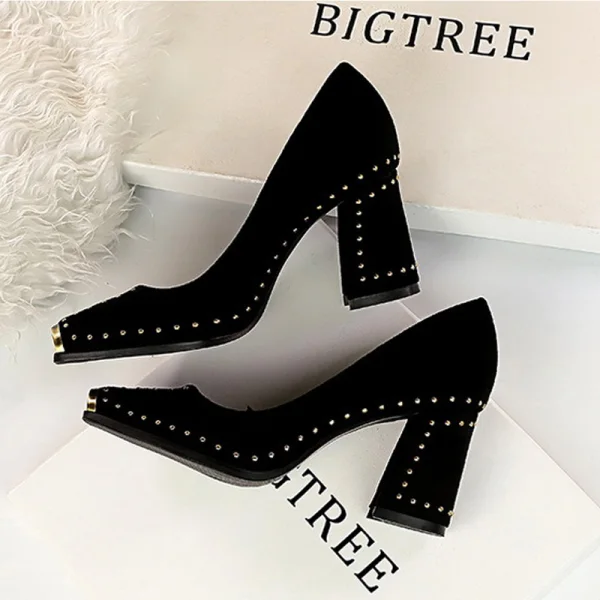 Vintage / Originale Rouge Désinvolte Escarpins 2019 Daim Rivet 7 cm Talons Épais Pied Carré Escarpins