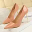 Schöne OL Ivory / Creme Pumps 2020 Lackleder 9 cm Stilettos Spitzschuh Pumps