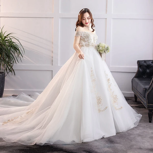 Glamourös Weiß Ballkleid Übergröße Brautkleider / Hochzeitskleider 2019 Spitze Tülle Applikationen Rückenfreies Bandeau Kapelle-Schleppe Hochzeit