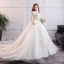 Glamourös Weiß Ballkleid Übergröße Brautkleider / Hochzeitskleider 2019 Spitze Tülle Applikationen Rückenfreies Bandeau Kapelle-Schleppe Hochzeit