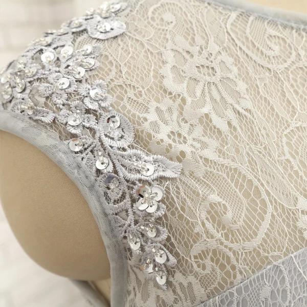Luxury / Gorgeous Silver Short Trumpet / Mermaid Mother Of The Bride Dresses 2019 Lace U-Neck Appliques Backless Beading Sequins Handmade  Church Wedding Party Dresses