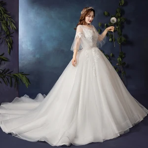 Enkel Hvit Pluss Størrelse Brudekjoler 2019 Tyll Appliques Ryggløse Beading Håndlaget Chapel Train