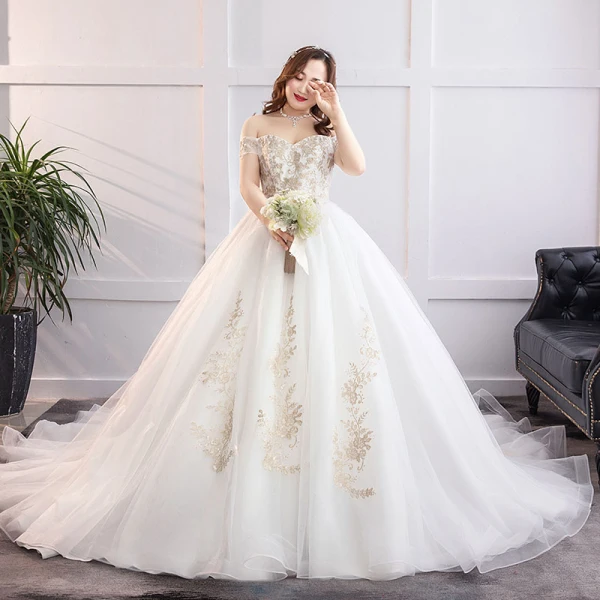 Glamourös Weiß Ballkleid Übergröße Brautkleider / Hochzeitskleider 2019 Spitze Tülle Applikationen Rückenfreies Bandeau Kapelle-Schleppe Hochzeit