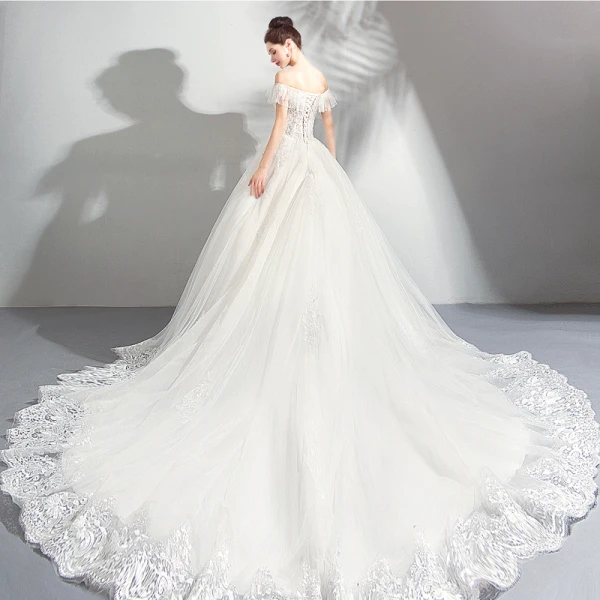 Luxe Blanche Cathedral Train Mariage 2018 Tulle Lacer Bustier Perlage Appliques Dos Nu Robe Boule Robe De Mariée