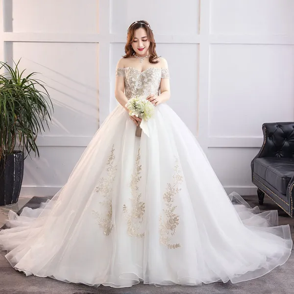 Glamorous White Ball Gown Plus Size Wedding Dresses 2019 Lace Tulle Appliques Backless Strapless Chapel Train Wedding