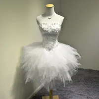 Piękne Białe Sukienki Na Studniówke 2018 Princessa Tiulowe Z Koronki Bez Pleców Frezowanie Homecoming Sukienki Wizytowe