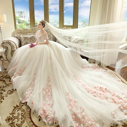 Chic / Belle Ivoire Robe De Mariée 2018 Robe Boule De l'épaule Manches Courtes Dos Nu Rougissant Rose Appliques En Dentelle Cathedral Train Volants