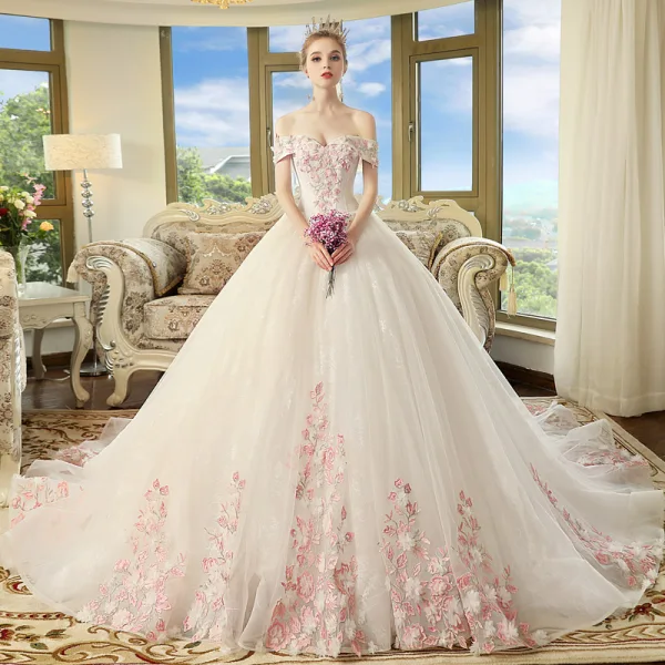 Schöne Ivory / Creme Brautkleider / Hochzeitskleider 2018 Ballkleid Off Shoulder Kurze Ärmel Rückenfreies Rosa Applikationen Spitze Kathedrale Schleppe Rüschen