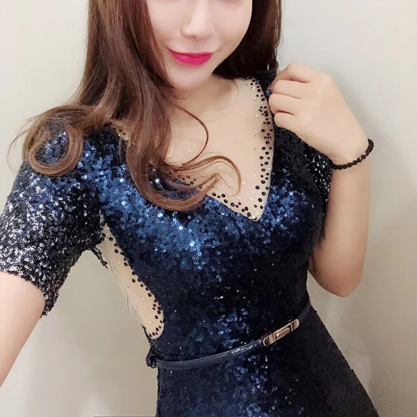 Scintillantes Bleu Marine Dégradé De Couleur Paillettes Transparentes Robe De Soirée 2018 Trompette / Sirène Encolure Dégagée Manches Courtes Métal Ceinture Faux Diamant Train De Balayage Volants Robe De Ceremonie