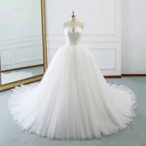 Enkel Elfenben Brudekjoler 2018 Ballkjole Fantastiske Unike Strapless Uten Ermer Ryggløse Cathedral Train Buste