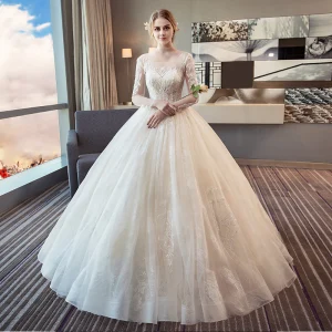 Elegant Ivory Wedding Dresses 2018 Ball Gown Scoop Neck Long Sleeve Backless Appliques Pierced Lace Floor Length Long Ruffle
