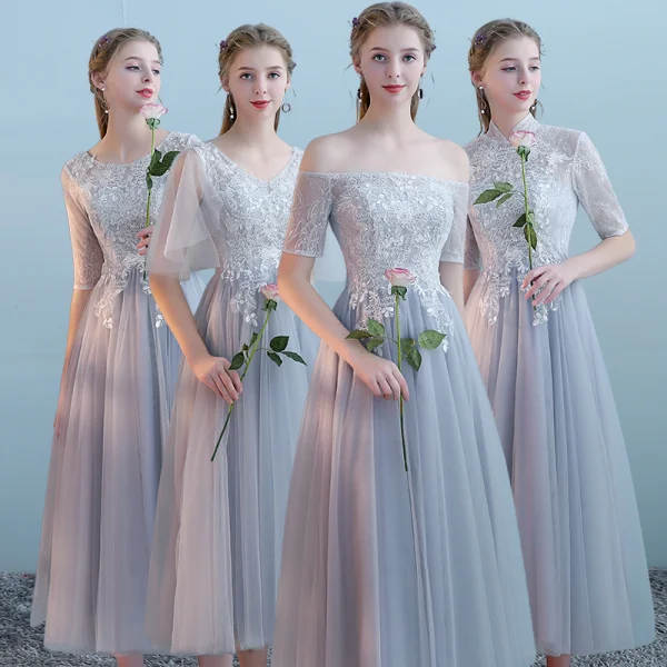 Elegante Grijs Bruidsmeisjes Jurken 2018 A lijn Appliques Kant Tea-length Ruche Ruglooze Jurken Voor Bruiloft