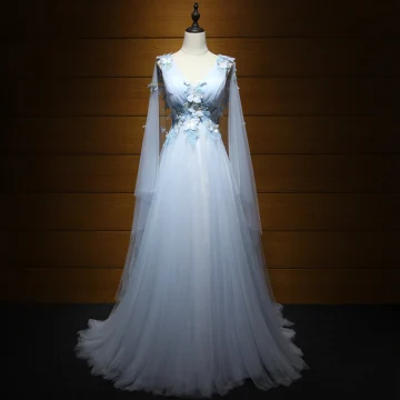 Eleganckie Sukienki Wizytowe 2017 Sukienki Na Bal Błękitne Trenem Kaplica Princessa Kaskadowe Falbany V Szyja Bez Rękawów Bez Pleców Motyl Aplikacje Kwiat Frezowanie Kryształ Perła