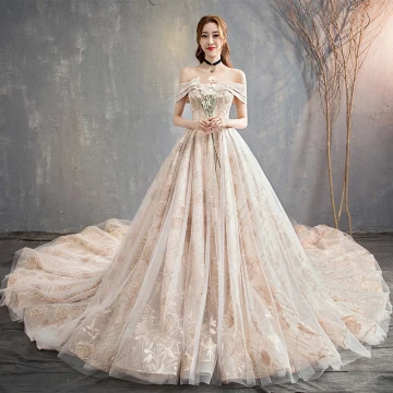 Élégant Champagne Robe De Mariée 2018 Princesse De L Épaule Manches Courtes Dos Nu Glitter Brodé Cathedral Train Volants