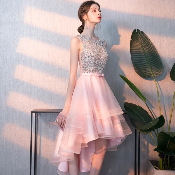 Abordable Rougissant Rose Robe De Cocktail 2018 Princesse Encolure Dégagée Sans Manches Perlage Paillettes Noeud Ceinture Asymétrique Volants Dos Nu Robe De Ceremonie