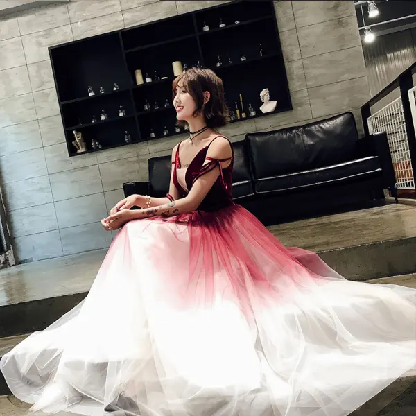 Modern / Fashion Burgundy Evening Dresses  2018 A-Line / Princess Spaghetti Straps V-Neck Sleeveless Sash Floor-Length / Long Ruffle Backless Formal Dresses