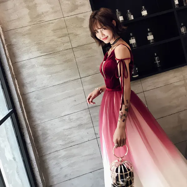 Modern / Fashion Burgundy Evening Dresses  2018 A-Line / Princess Spaghetti Straps V-Neck Sleeveless Sash Floor-Length / Long Ruffle Backless Formal Dresses